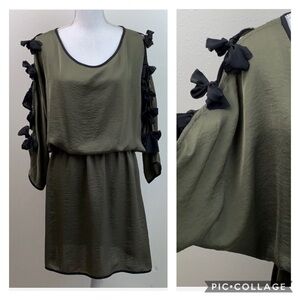 NWT THREAD silky batwing sleeve, elastic waist, designer work or party dress